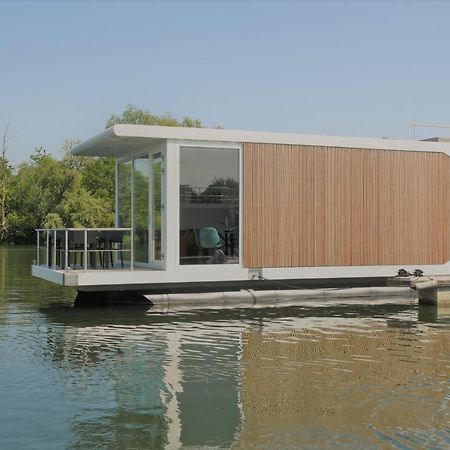 Houseboat Martinique Villa มาสทริชท์ ภายนอก รูปภาพ